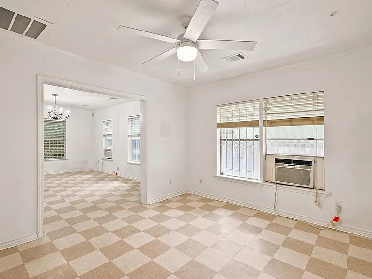 5005 Lyons Ave — Photo 11