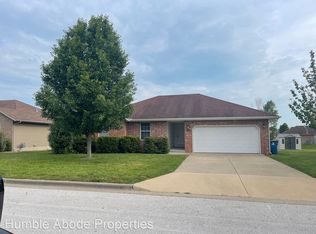 1002 E Melton Rd, Ozark, MO 65721