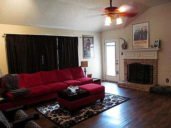 4th image of 313 Banyan Dr