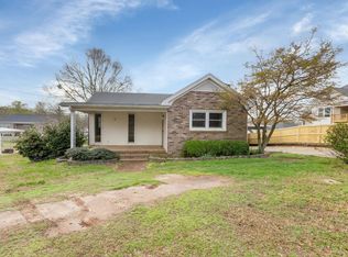 160 J St, Greer, SC 29651