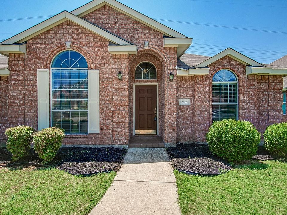 1st image of 3316 Bluegrass Dr