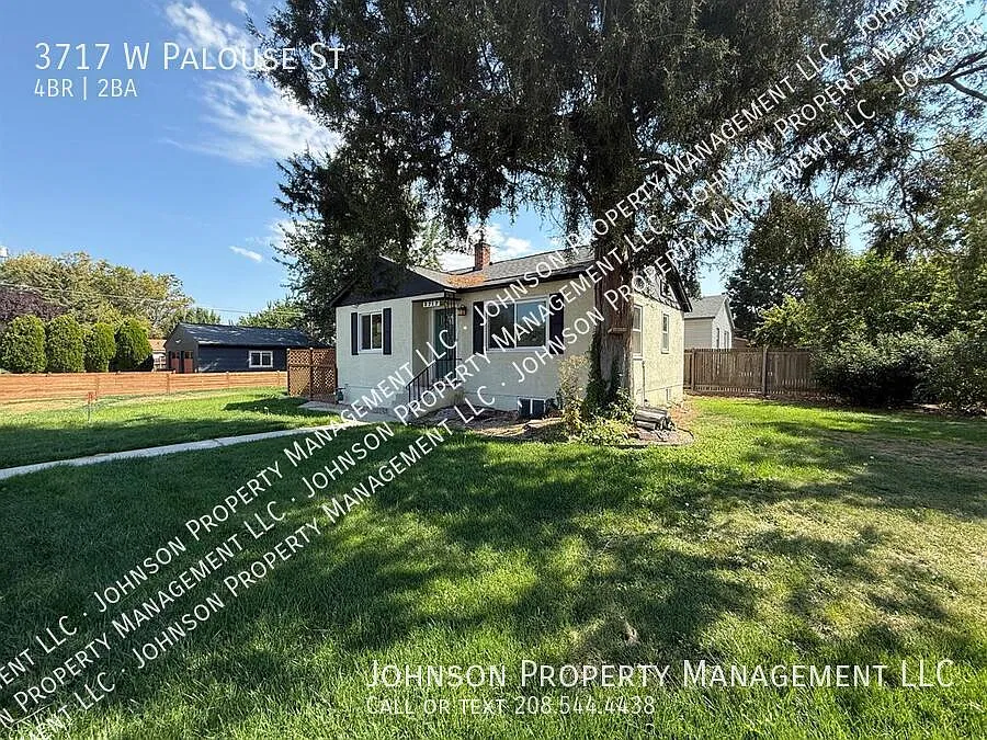 Spacious 4-Bedroom Home with Detached Office on Palouse. — Photo 2