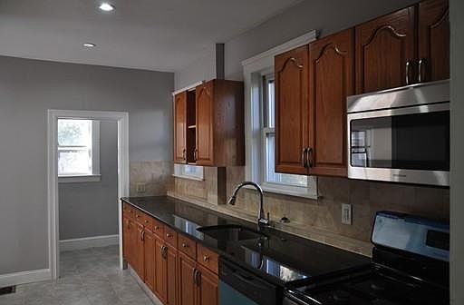 4th image of 48 Wentworth Ave