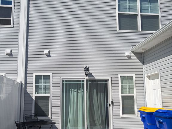 2nd image of 726 Sylvia Ave