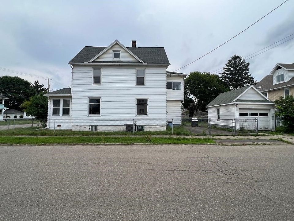 1st image of 1813 Tracy St