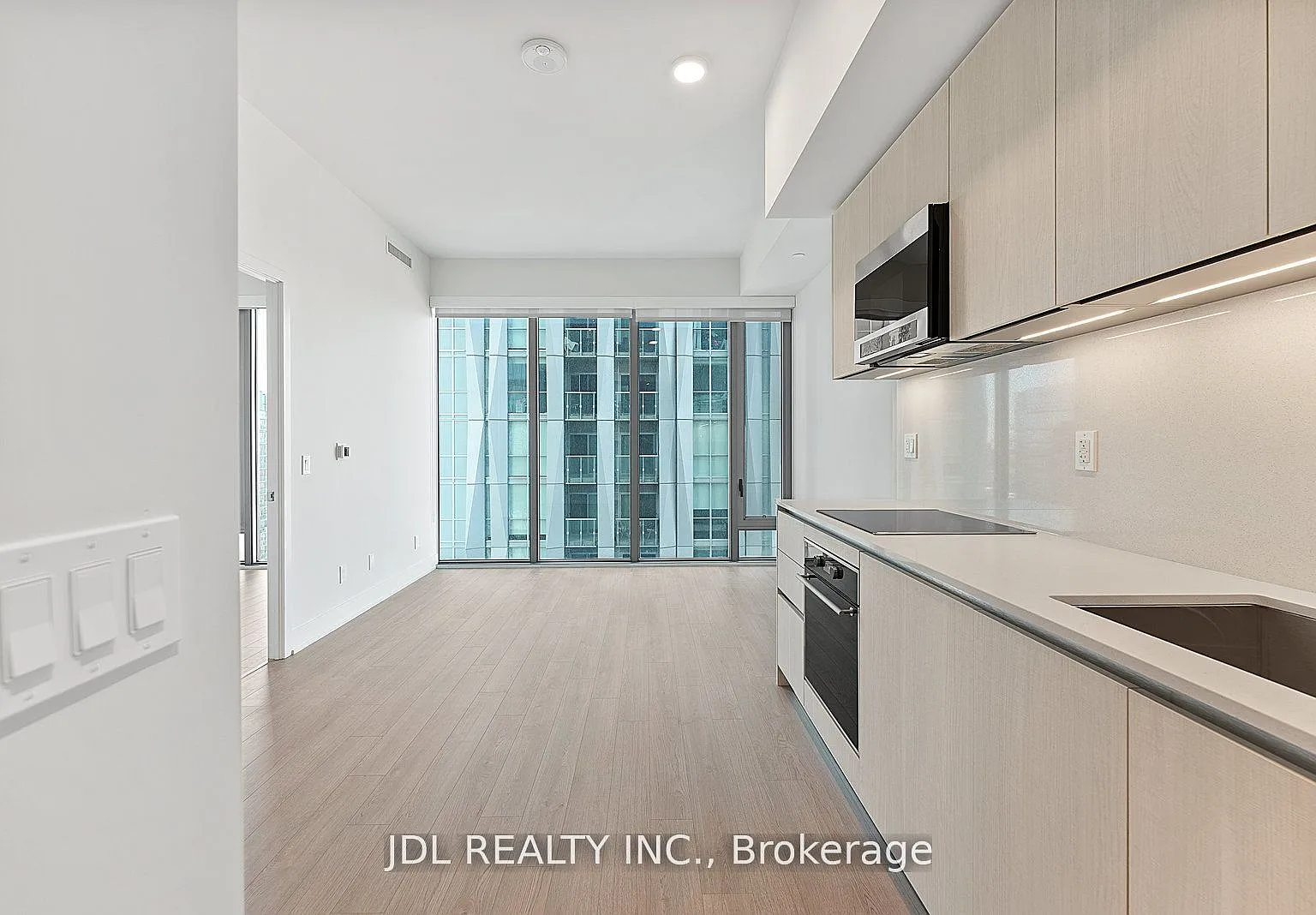 1 bed, $2,300 — Photo 4