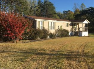 1051 Hollywood Dr, Sandy Ridge, NC 27046