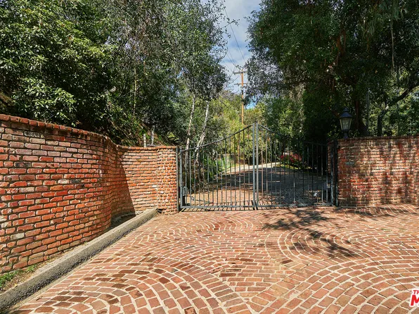 9855 Deep Canyon Pl, Beverly Hills, CA 90210