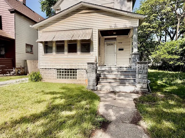 12138 S Parnell Ave — Photo 2