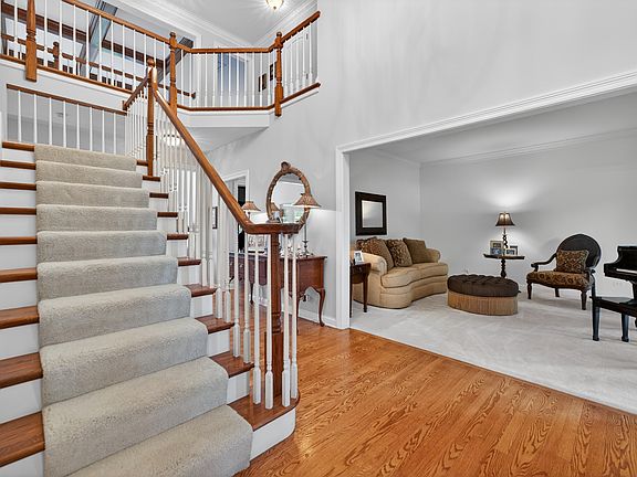 5th image of 38W535 Golfview Ct