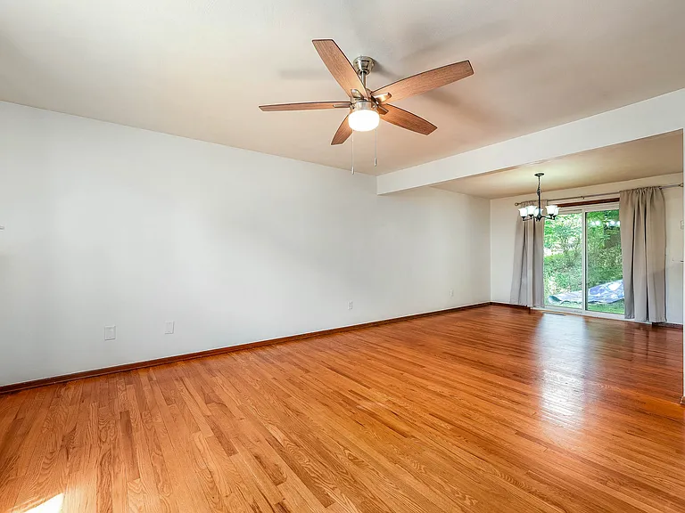 466 Mohican Ave — Photo 9