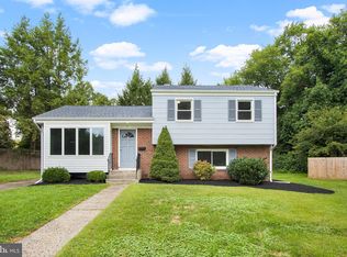 36 Chelmsford Ct, Ewing, NJ 08618