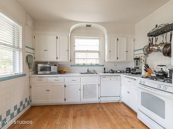 4th image of 5813 N Kirby Ave