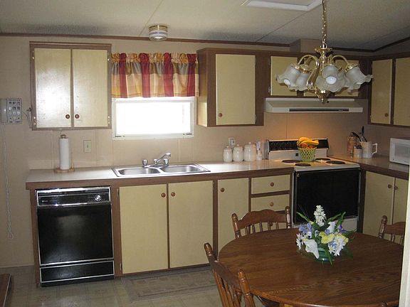 kitchen pic 1