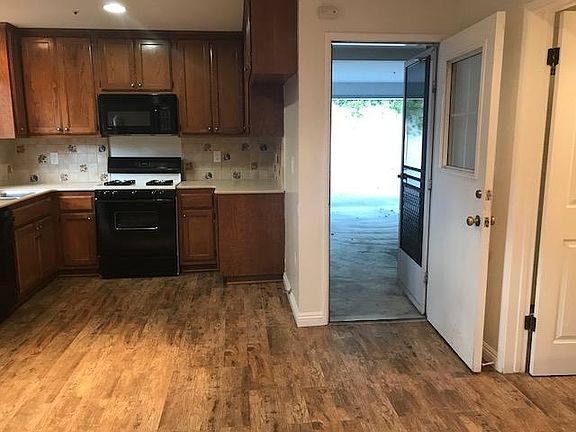 4th image of 163 E Laurel Ave