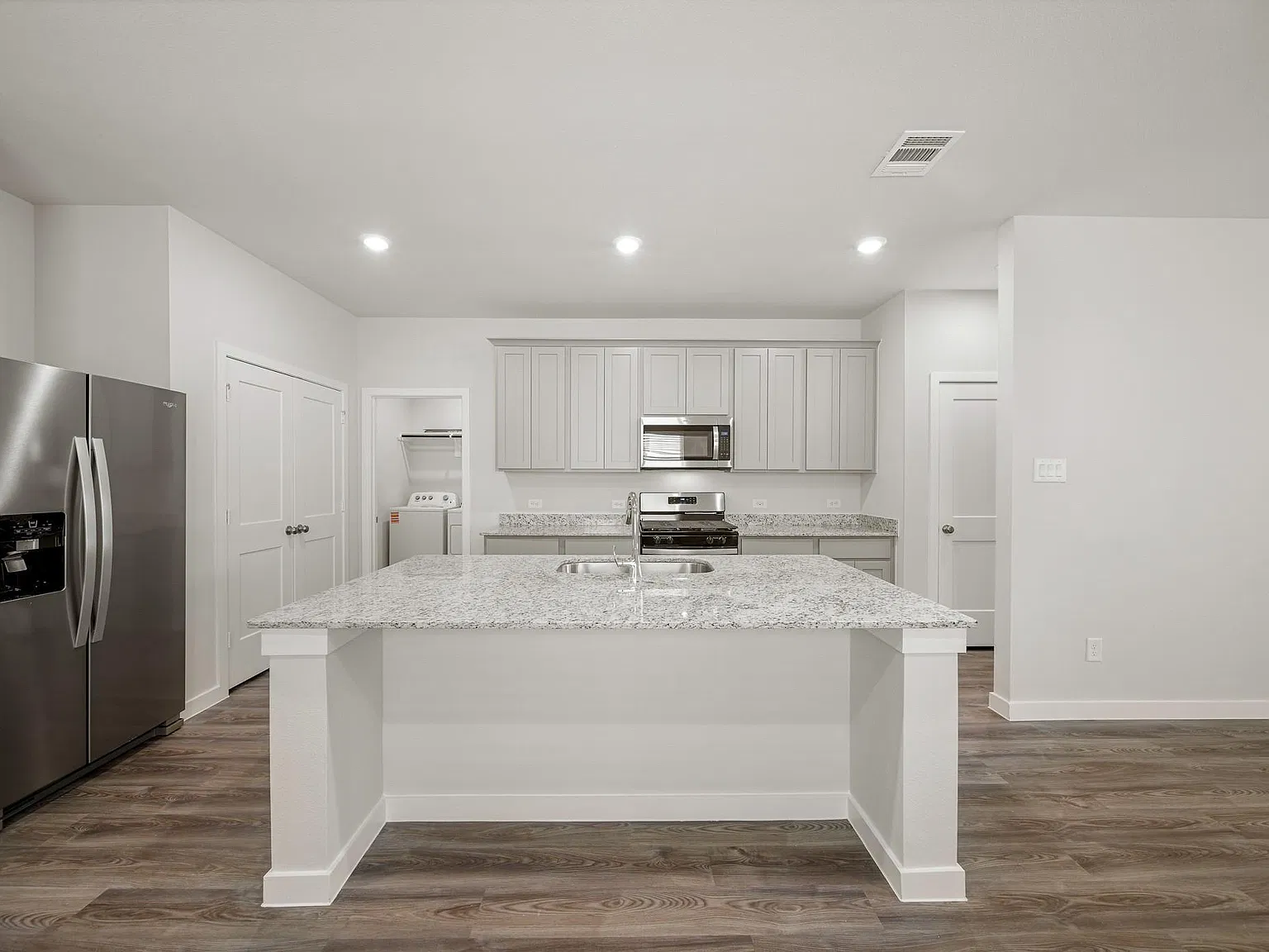 4 bed, 2.5 bath, 1785 sqft, $1,950 — Photo 4