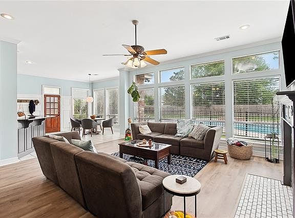 4th image of 140 Cherry Creek Dr