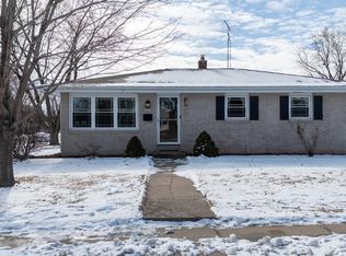 1617 W 9th Ave, Oshkosh, WI 54902