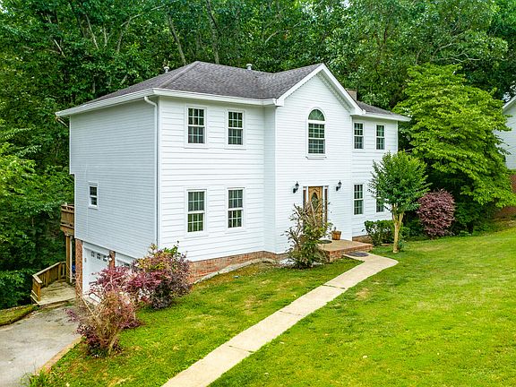 3rd image of 516 Woodcroft Dr