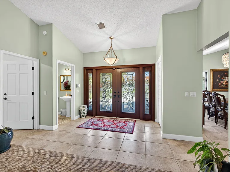 168 Thornton Dr — Photo 6