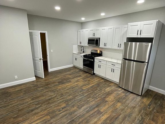 Kitchen/Living Rm