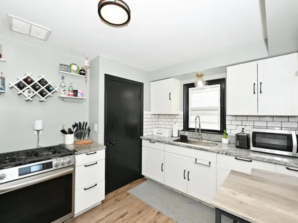 8113 W Townsend STREET, Milwaukee, WI 53222