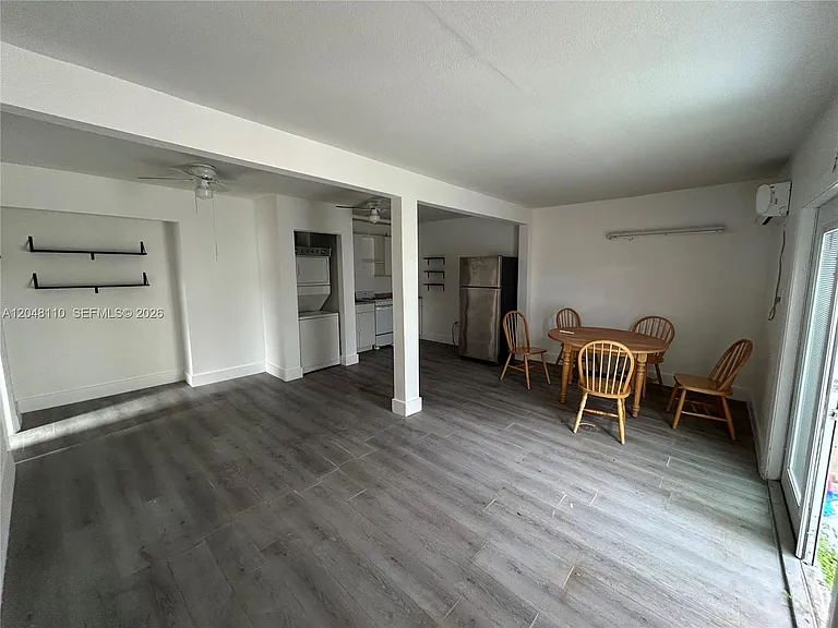 11239 SW 5th Ter — Photo 9