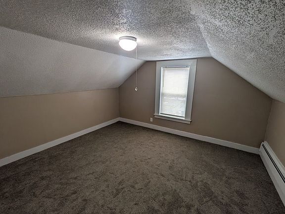 5th image of 36 Maple Ave