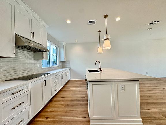 5th image of 2543 Elderberry Ln