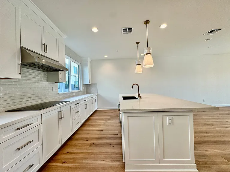 2543 Elderberry Ln — Photo 5