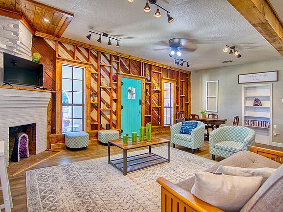 4th image of 708 S San Antonio St