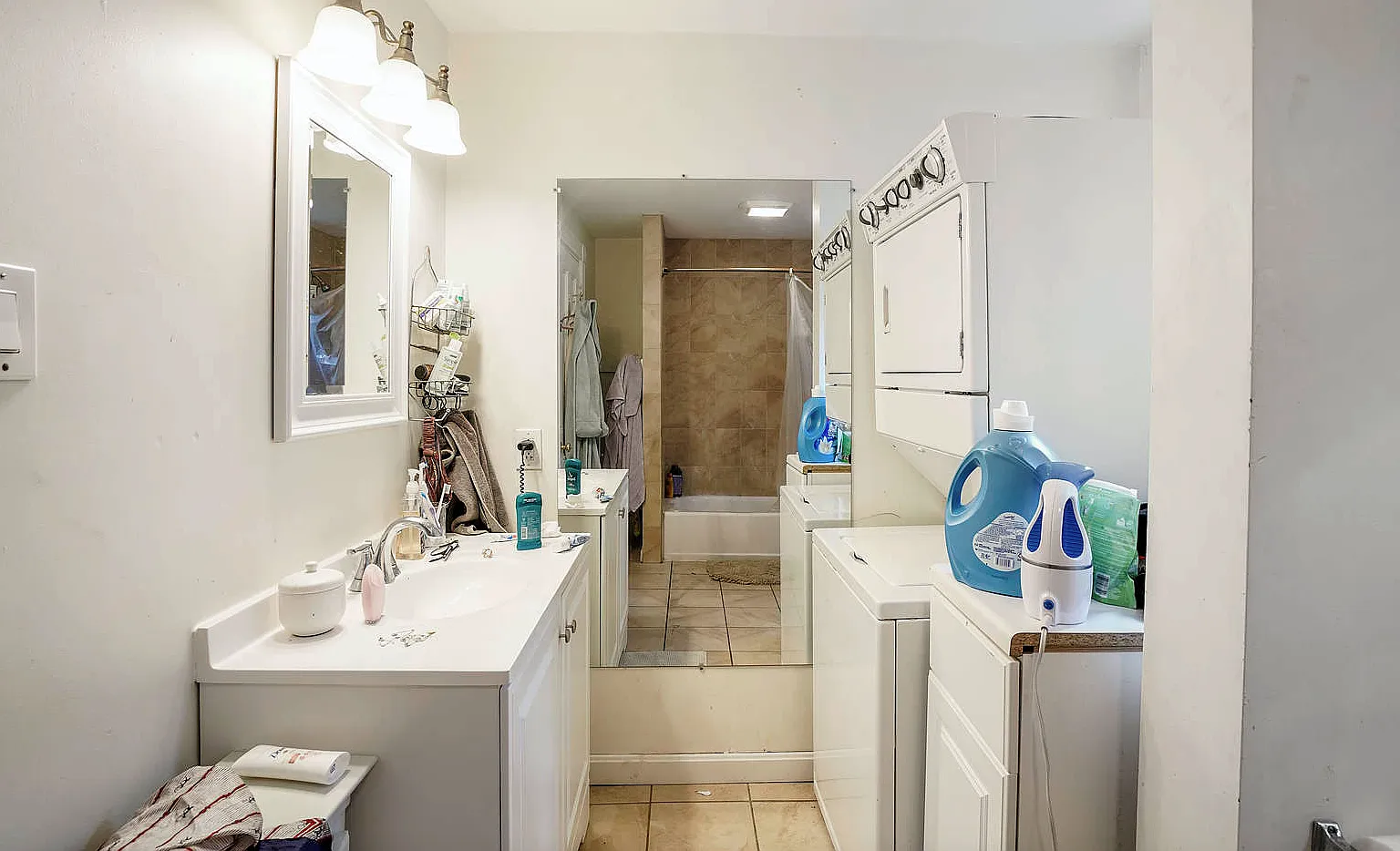 6 bed, 9999 sqft, $10,600 — Photo 4
