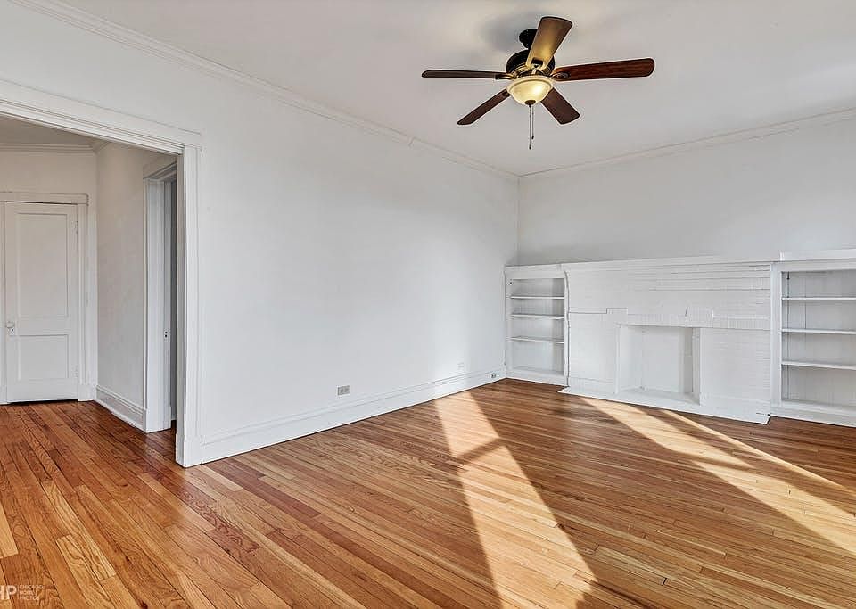 1st image of 1542 W Rosemont Ave #3