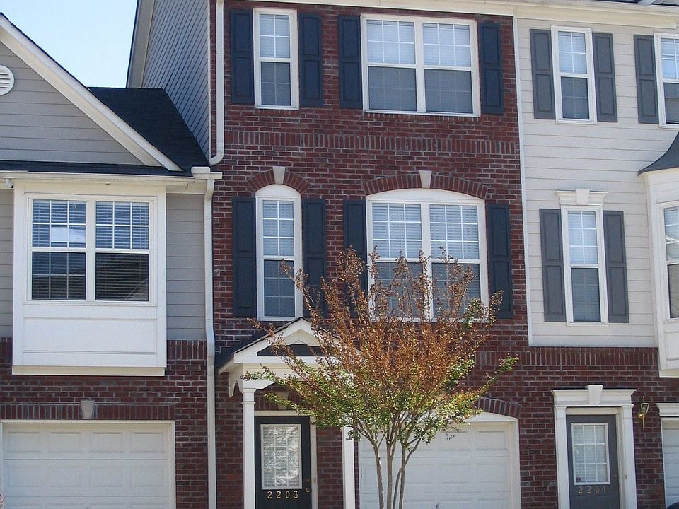 2203 Dillard Crossing