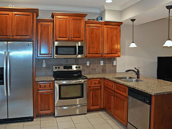 4th image of 1705 Stonebriar Dr NE