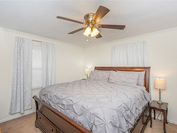 3rd image of 1006 Gordon St