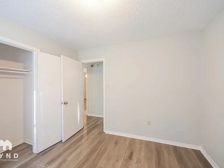 7260 Northbrook Dr — Photo 14