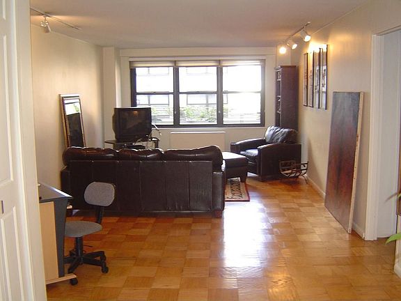 3rd image of 225 E 57th St APT 12C