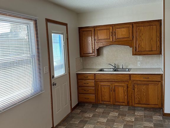 5th image of 4011 Wakeman Dr