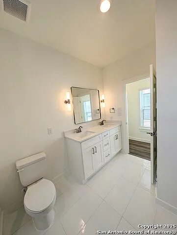 627 Essex St — Photo 17