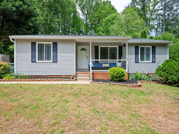 307 Indigo Dr, Cary, NC 27513