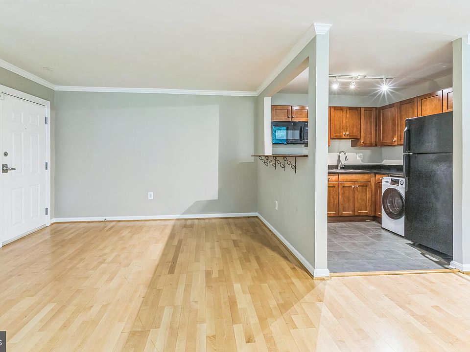 1st image of 3105 Naylor Rd SE APT 304