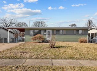 1275 Swan Dr, Florissant, MO