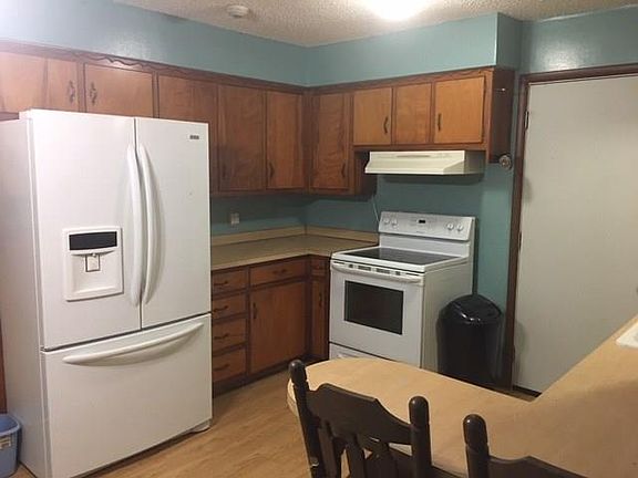 4th image of 3321 SE 24th St
