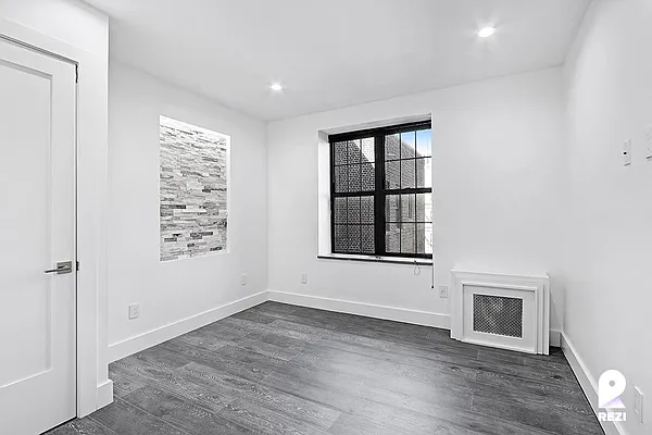 Rented by REZI | media 1