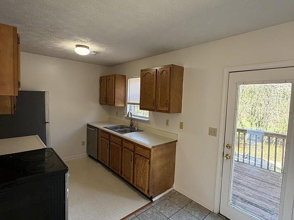 3rd image of 427 Sara Leigh Dr #2