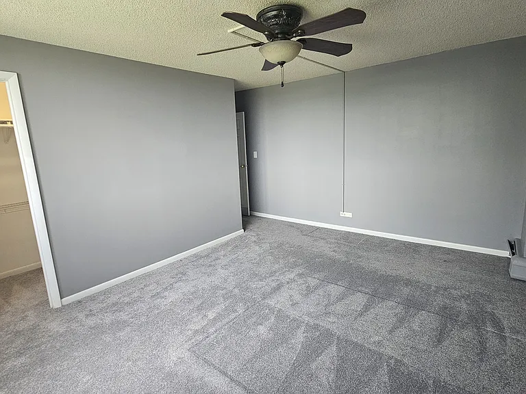 2201 S Highland Ave #4L — Photo 9