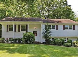 51 Wynnewood Rd, Livingston, NJ 07039