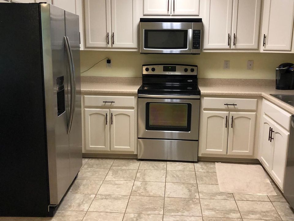 1st image of 9832 White Poplar Dr