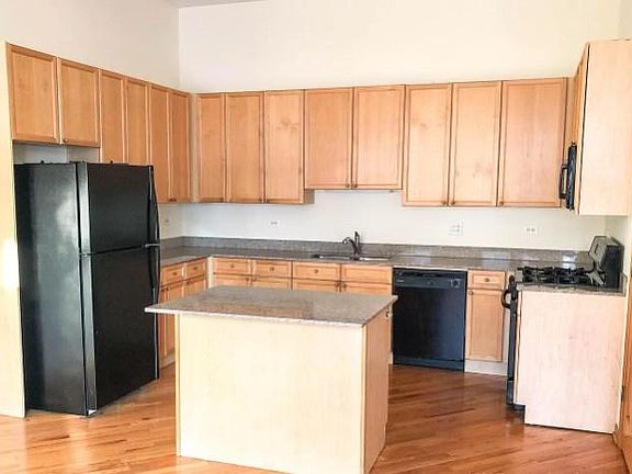 3rd image of 2533 N Southport Ave #Abf4vdjh1